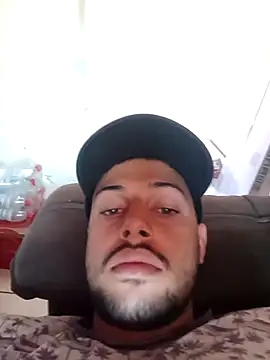 Snapshot of AzureKnee chatting on 10.20.25 AzureKnee online show from 10.20.25