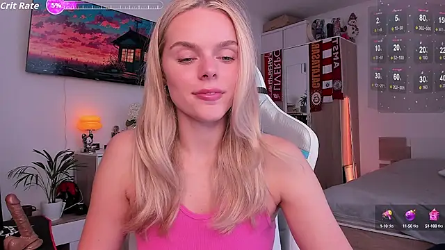 Snapshot of CharliSweet chatting on 09.15.25 CharliSweet online show from 09.15.25