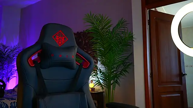 ambarEvans online show from 12.12.24