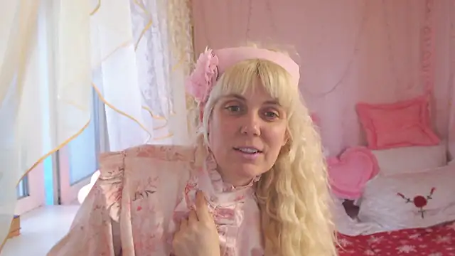 SunnySylvia online show from 02.16.25