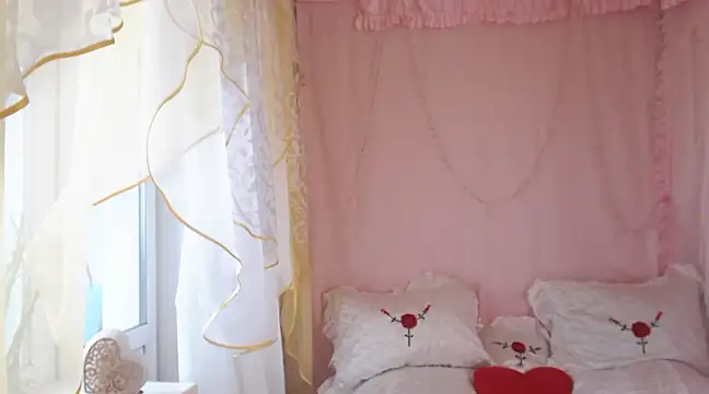 SunnySylvia online show from 03.18.25