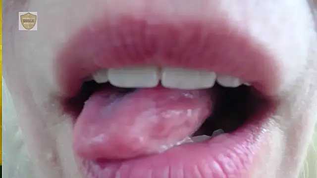 SunnySylvia online show from 10.05.25