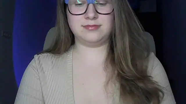 SeasonalSomeone online show from 04.11.26