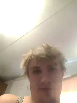 MaddyC6992 online show from 10.30.25