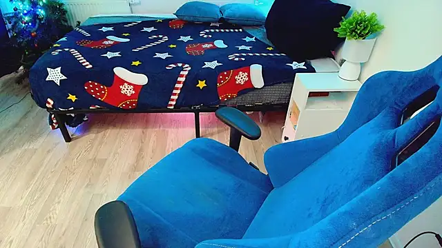 Snapshot of CranberryHot chatting on 02.15.26 CranberryHot online show from 02.15.26