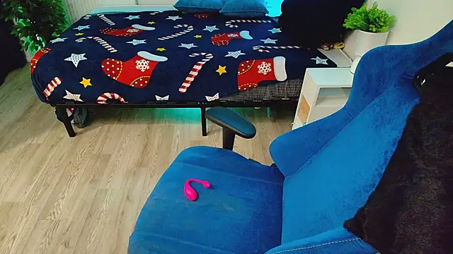 Snapshot of CranberryHot chatting on 02.22.26 CranberryHot online show from 02.22.26