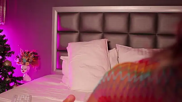 Snapshot of Rachel_Quinn_ chatting on 12.30.24 Rachel Quinn online show from 12.30.24