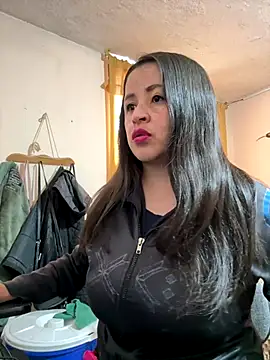 Snapshot of latinfemale chatting on 12.18.25 latinfemale online show from 12.18.25