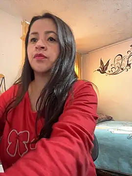 Snapshot of latinfemale chatting on 02.08.26 latinfemale online show from 02.08.26