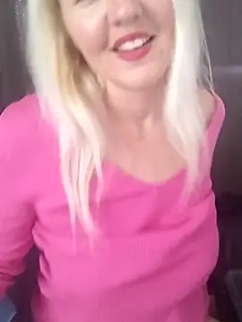 Snapshot of Mllesha74000 chatting on 11.14.25 Mllesha74000 online show from 11.14.25