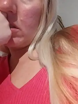 Snapshot of Mllesha74000 chatting on 11.16.25 Mllesha74000 online show from 11.16.25