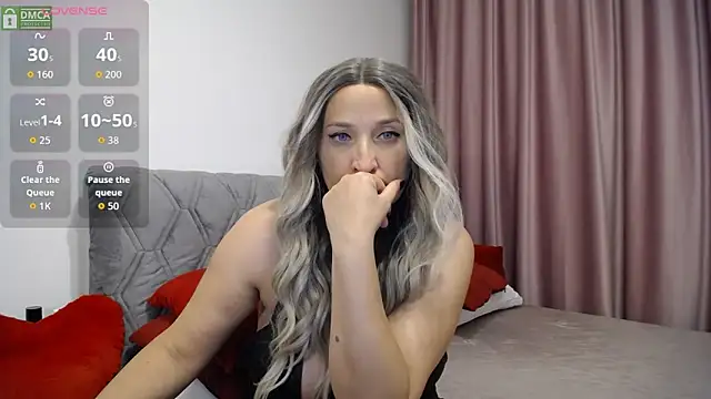 Aphrodite S32 online show from 10.19.25