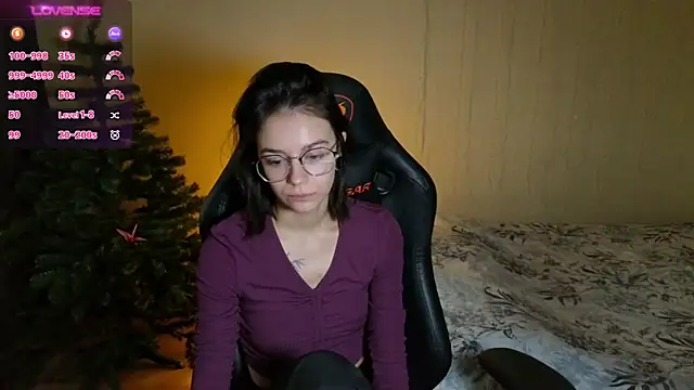 Snapshot of alyssa_sweet chatting on 12.12.24 alyssa sweet online show from 12.12.24