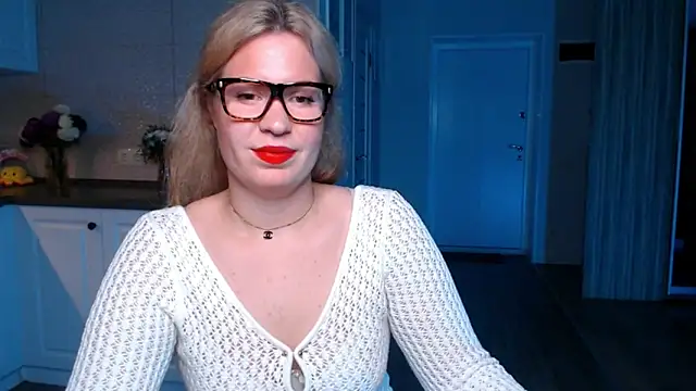 HotTiffani online show from 09.20.25