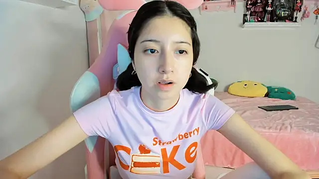 Snapshot of cherrycute chatting on 12.22.24 cherrycute online show from 12.22.24