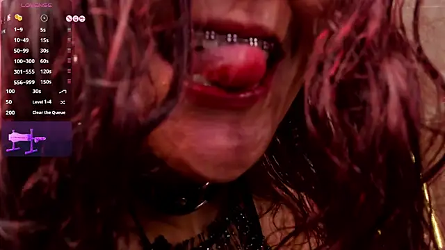 Snapshot of deepthroatlatina chatting on 02.13.25 deepthroatlatina online show from 02.13.25