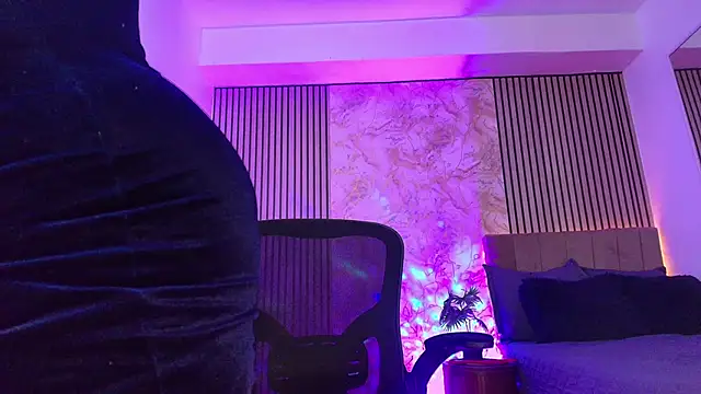 JuliRamirez online show from 04.19.26