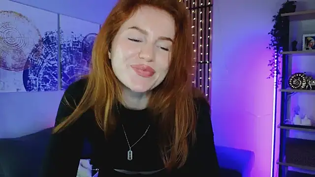 Snapshot of GingerArin chatting on 01.11.25 GingerArin online show from 01.11.25