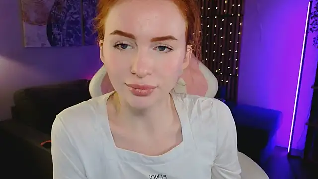 Snapshot of GingerArin chatting on 01.21.25 GingerArin online show from 01.21.25