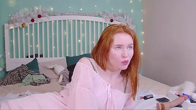 Snapshot of GingerArin chatting on 01.26.25 GingerArin online show from 01.26.25