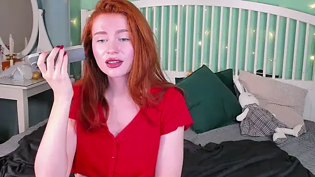 Snapshot of GingerArin chatting on 02.07.25 GingerArin online show from 02.07.25