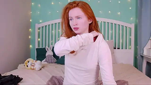 Snapshot of GingerArin chatting on 03.01.25 GingerArin online show from 03.01.25