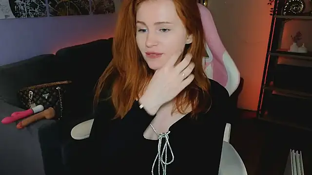 Snapshot of GingerArin chatting on 03.02.25 GingerArin online show from 03.02.25