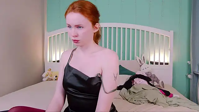 Snapshot of GingerArin chatting on 03.07.25 GingerArin online show from 03.07.25