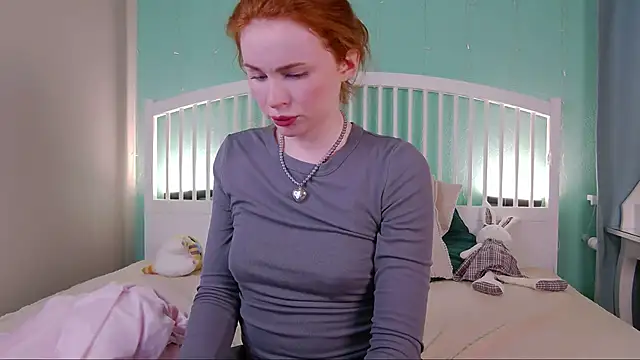 Snapshot of GingerArin chatting on 03.17.25 GingerArin online show from 03.17.25