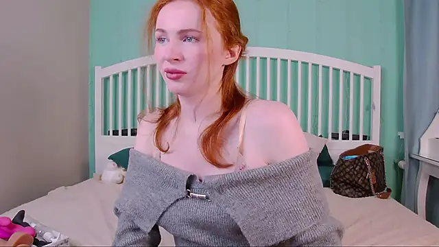 Snapshot of GingerArin chatting on 03.21.25 GingerArin online show from 03.21.25