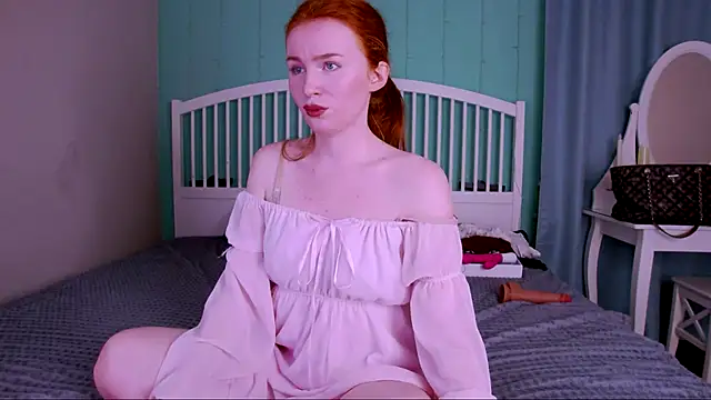 Snapshot of GingerArin chatting on 11.12.25 GingerArin online show from 11.12.25