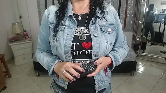 Snapshot of mijal_queen chatting on 02.07.25 mijal queen online show from 02.07.25