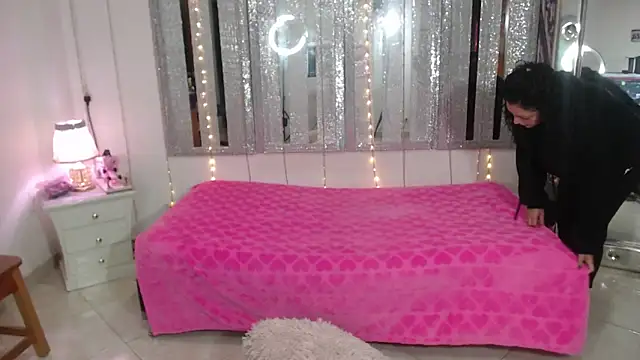 Snapshot of mijal_queen chatting on 02.08.25 mijal queen online show from 02.08.25