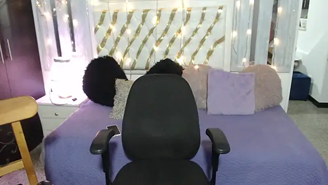 Snapshot of mijal_queen chatting on 03.14.25 mijal queen online show from 03.14.25