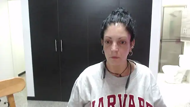 Snapshot of mijal_queen chatting on 10.25.25 mijal queen online show from 10.25.25