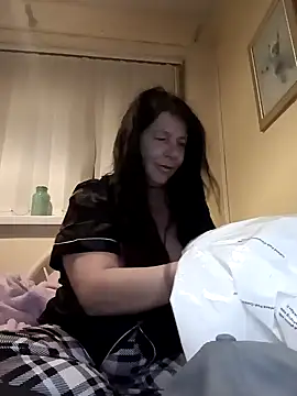 Snapshot of Leanne43 chatting on 03.13.25 Leanne43 online show from 03.13.25