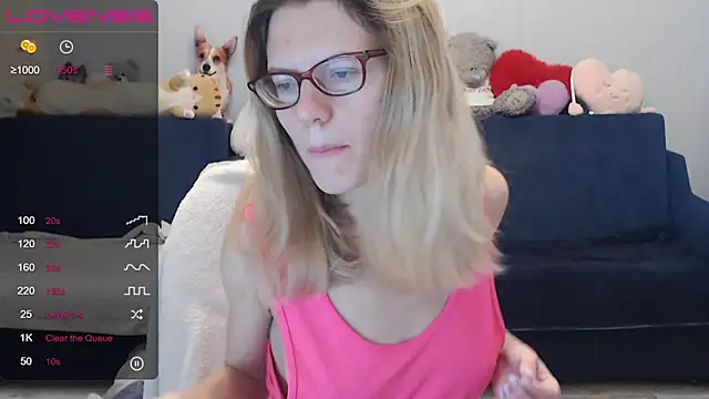 night is dark online show from 12.03.24