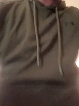 Snapshot of FUNINWV9 chatting on 11.26.25 FUNINWV9 online show from 11.26.25