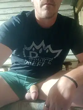 Snapshot of FUNINWV9 chatting on 04.21.26 FUNINWV9 online show from 04.21.26