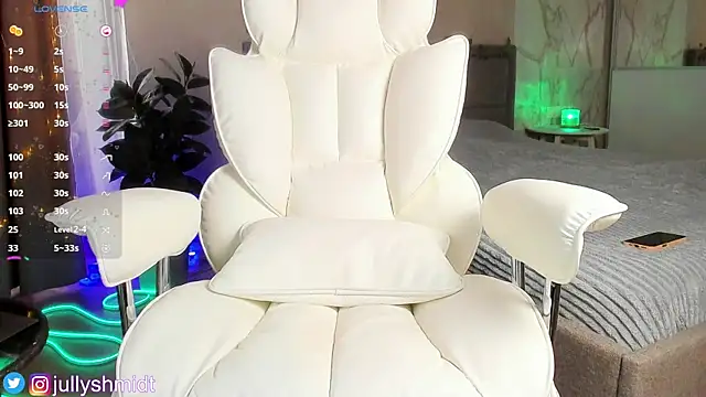 Snapshot of Top_Skinny chatting on 02.26.26 Top Skinny online show from 02.26.26