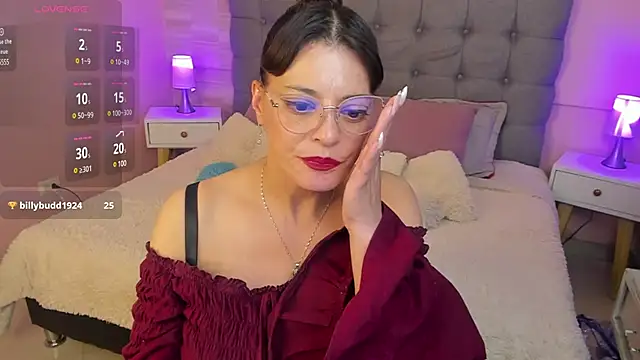  Abril W online show from 02.18.25