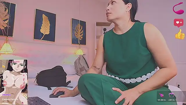 Snapshot of valerie_lya chatting on 05.29.26 valerie lya online show from 05.29.26