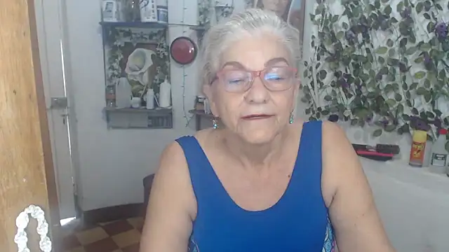 Snapshot of FunnyGrandma chatting on 04.30.26 FunnyGrandma online show from 04.30.26