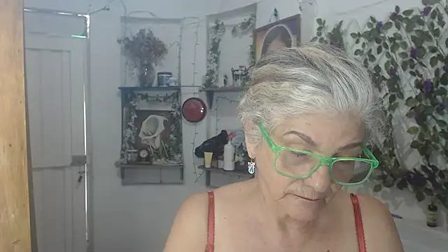 Snapshot of FunnyGrandma chatting on 07.18.26 FunnyGrandma online show from 07.18.26
