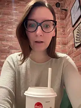 The Snowwhitee online show from 12.14.25