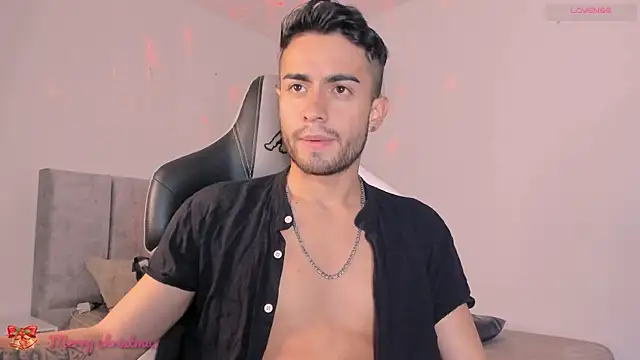 Snapshot of aydan_hw chatting on 12.18.24 aydan hw online show from 12.18.24