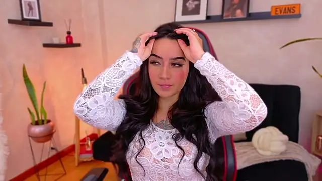 EmmyEvans1 online show from 02.17.26