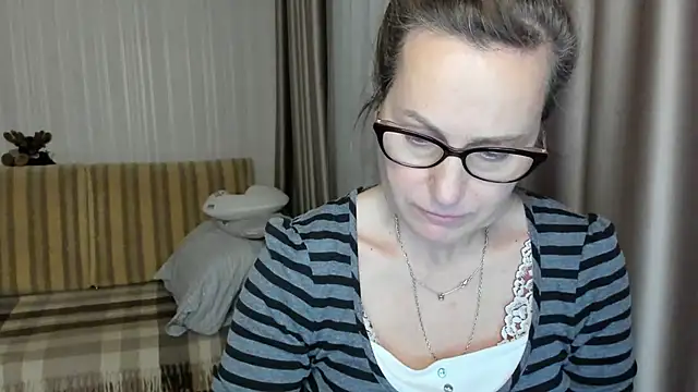 lauraoven online show from 02.18.25