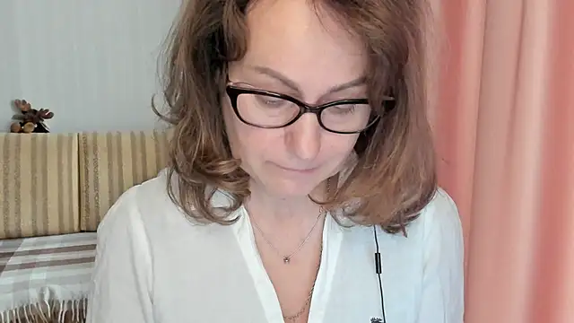 lauraoven online show from 02.25.25