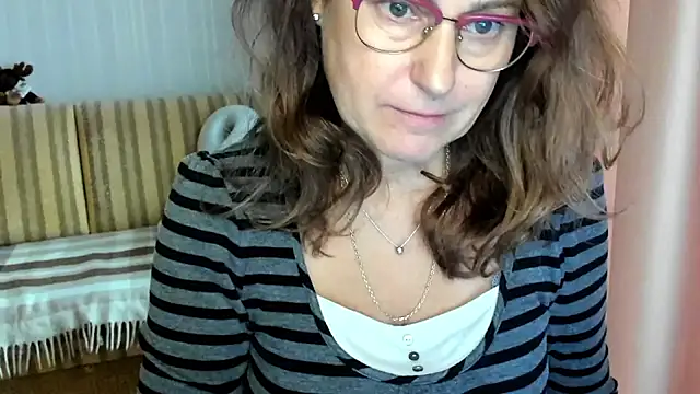 lauraoven online show from 10.23.25